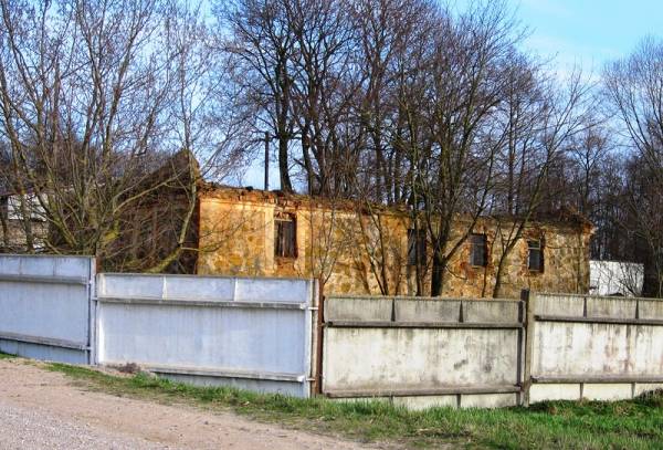  - Manor . 