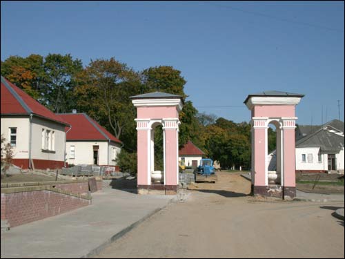  - Manor of Kasakoŭski. Gates
