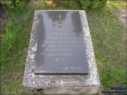 Индура. Кладбище старое католическое