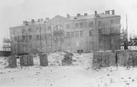  - Miasto na starych fotografiach . 