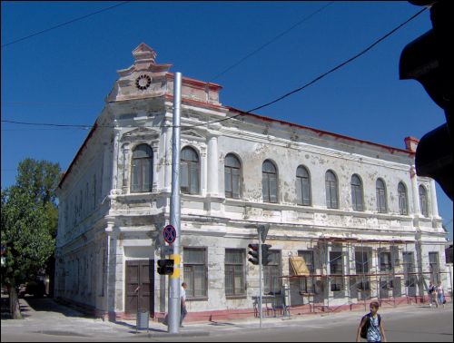 Вуглавы дом на рагу вуліц Савецкай і К.Маркса Бабруйск. Вуліцы гораду