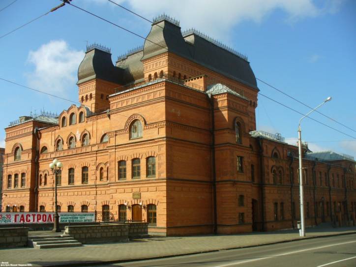  -  Здание городского театра. 