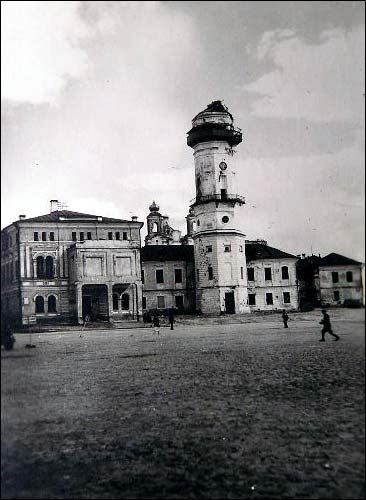 Town photos from WWII period  . Mahilou. Town hall (1679-1681). Photo 1941-43. Ruined in 1957  - Town photos from WWII period . Mahilou. Town hall (1679-1681). Photo 1941-43. Ruined in 1957