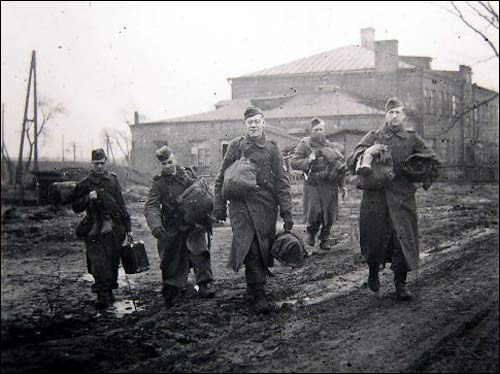 Town photos from WWII period  . Mahilou. German soldiers. Photo made at 1941-43  - Town photos from WWII period . Mahilou. German soldiers. Photo made at 1941-43