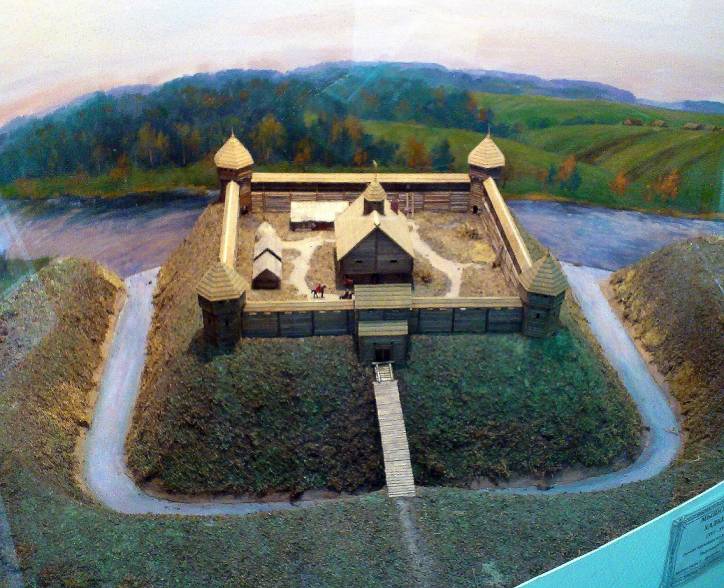 Staraja Myš.  Ramparts of the Chadkievič former castle