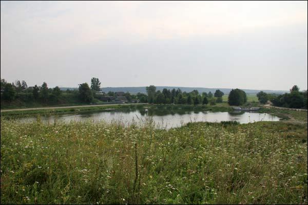  - Сядзіба . Стаў каля сядзібы. Фота 08.2008