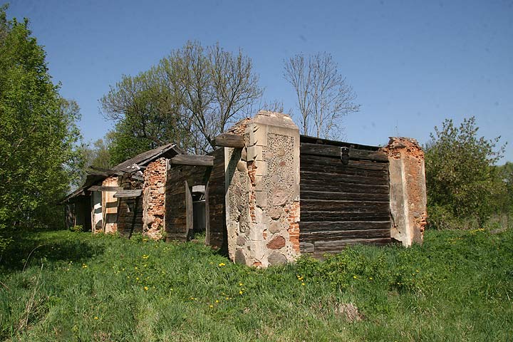 Лапухі (Дунаева). Гаспадарчы двор Вайніловічаў