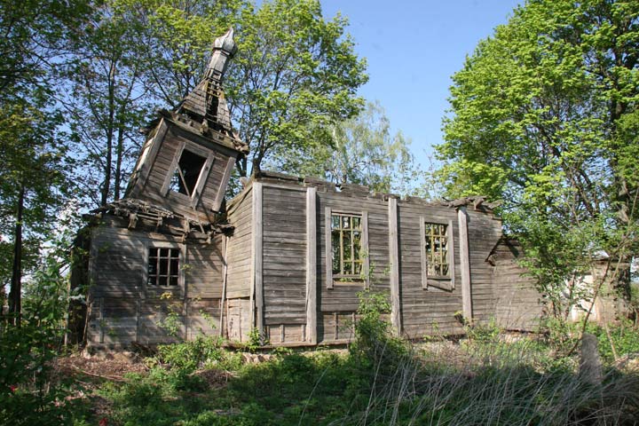 Komsicze |  Cerkiew . Ruiny cerkwi w Komsiczach