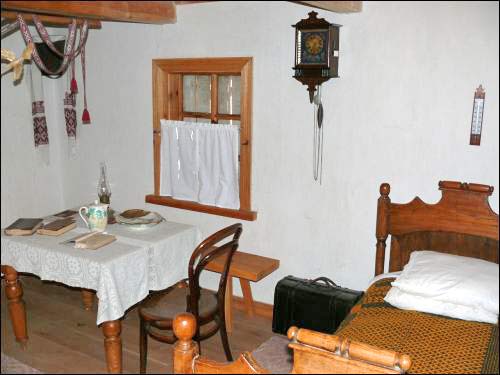 Rakucioŭščyna.  Maksim Bahdanovič Museum