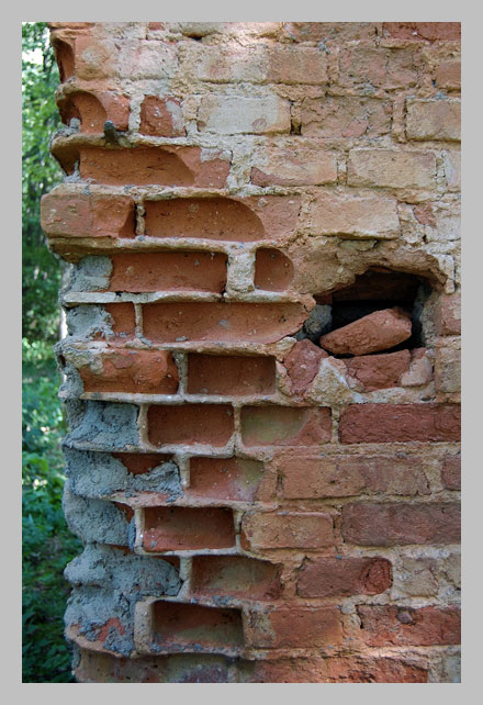 Капліца-пахавальня Вішнеўскіх (1884 р.) у в. Малая Барздынь (Юрздаўка) Малая Барздынь (Юрздаўка). Капліца-пахавальня Вішнеўскіх