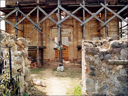  - Царква Нараджэння Божай Маці. Руіны брамы і фрагмент галоўнага фасаду