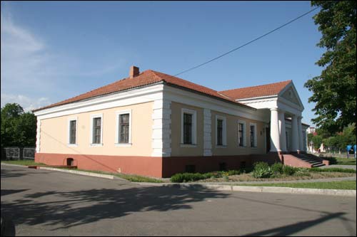 Słuck.  The building of the former Nobleman's congregation