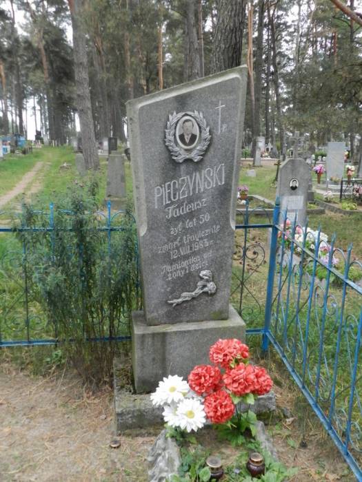 Derewna |  Cmentarz katolicki. Kaplica. 