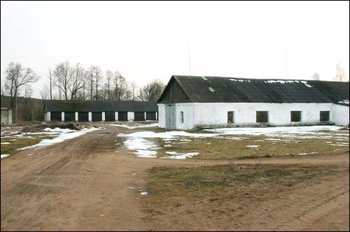 Pierwomajski (Kuchcicze). Dwór gospodarczy 