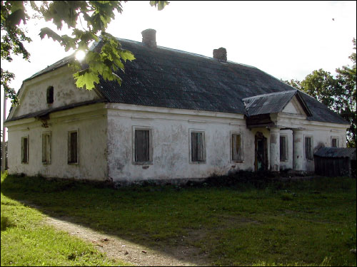 Voziera.  Priest house