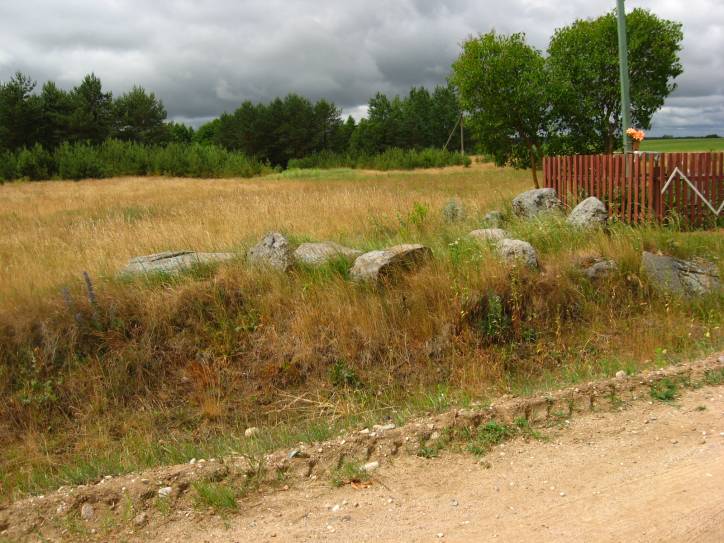Hiliki.  The Rock graves