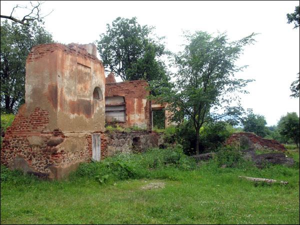 Iwieniec. Dwór 