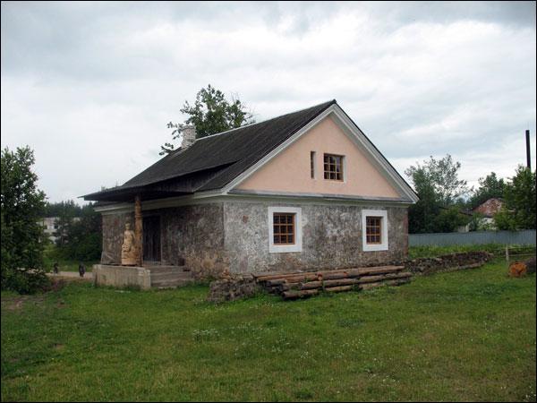 Iwieniec. Dwór 