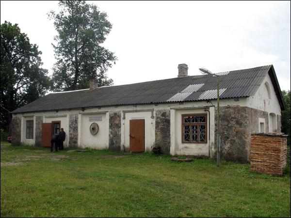 Iwieniec. Dwór 