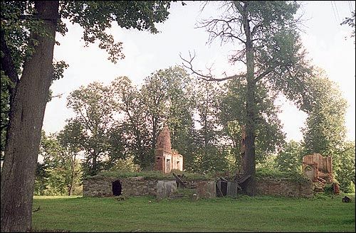 Iwieniec. Dwór 