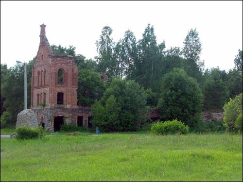 Шэметава |  Гаспадарчы двор Скірмунтаў. Руіны вінакурні