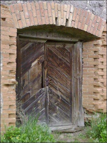  - Młyn wodny . Drzwi wejściowe