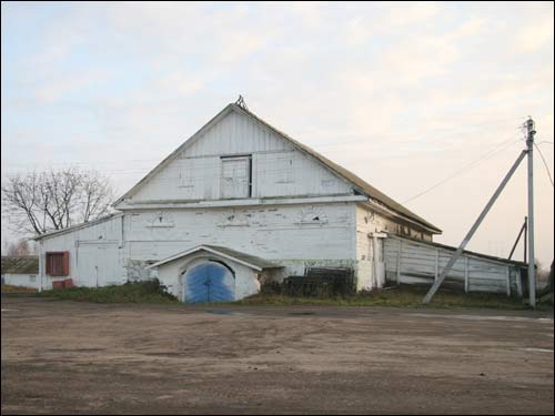  - Farmstead . Barn