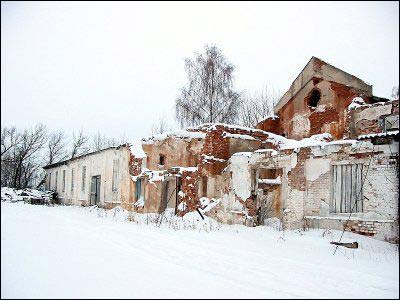  - Farmstead . Brewery. View from the road to Capra. Photo 02.2006