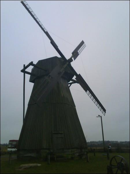 Dudzičy. Wind-mill 