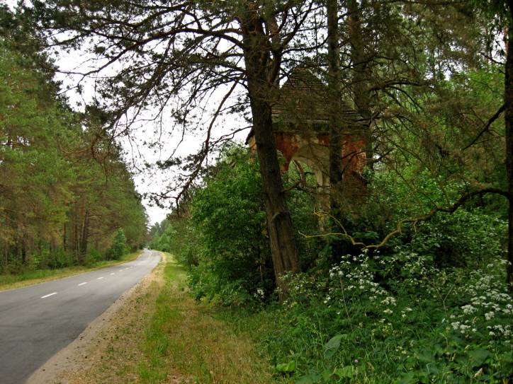 Каплічка прыдарожная  Пярэжарах.   - Каплічка прыдарожная .