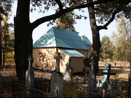  - Kaplica Św. Przemienienia Pańskiego. Kaplica wśrod starych drzew