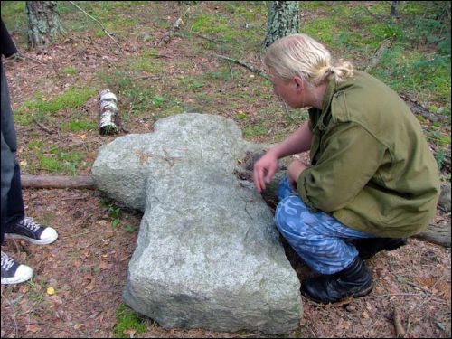 Каменны крыж Харчычы. Могілкі старыя хрысціянскія