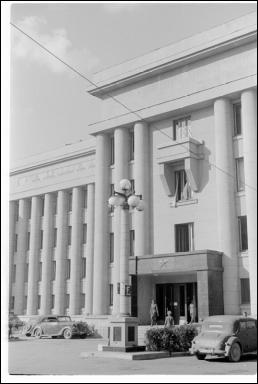  - Город на фотографиях времен 2-ой мировой войны . Дом Красной Армии