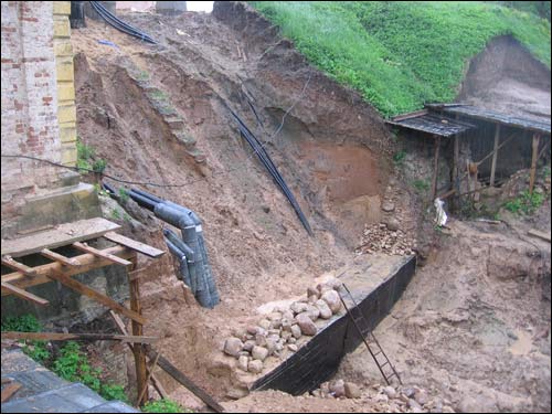  - Замак Радзівілаў Рэканструкцыя, 2006. Раскоп замкавага вала каля ўязной брамы, 31.05.2006