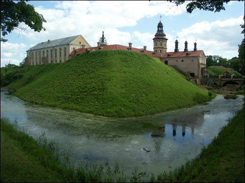  - Замак Радзівілаў Рэканструкцыя, 2006. Погляд на замкавы комплекс ад паўночнага ўсходу, 01.07.2006