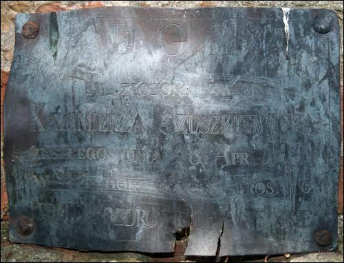  - Cmentarz chrześcijański. Kaplica grobowa. Tablica nagrobna Kazimierza Szuszkiewicza (+1841). Fot. 07 2008