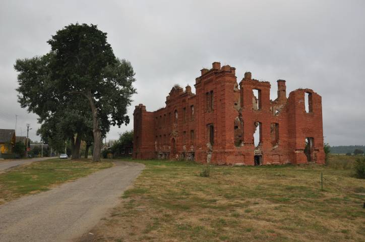 -  Будынак былой павятовай больніцы. 