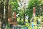Old tombs at the cemetery in Pietrykaŭ Pietrykaŭ cemetery Old