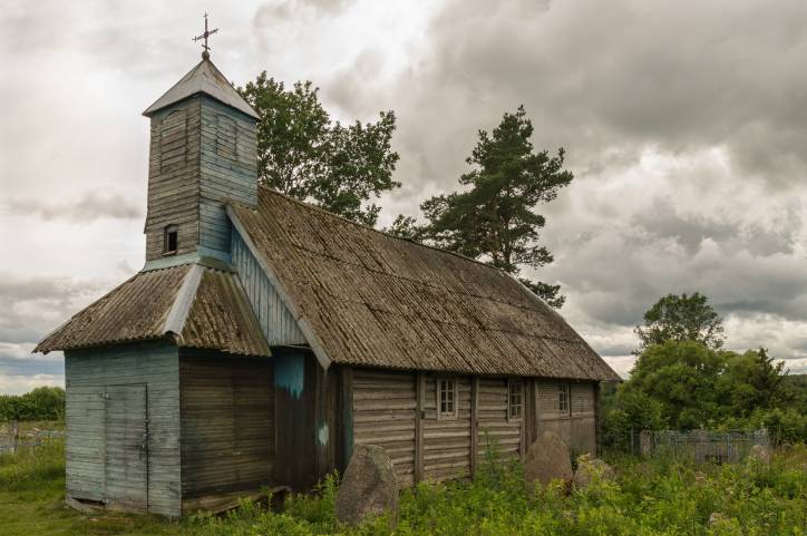 Ivašynavičy. Graveyard chapel 