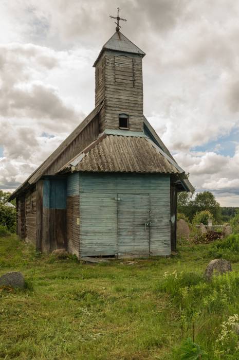 Ivašynavičy. Graveyard chapel 