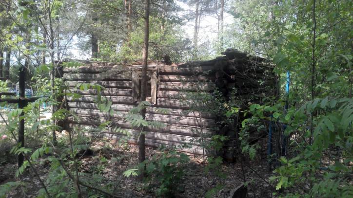 Baby. Graveyard chapel 