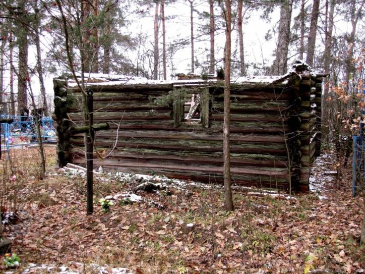  - Graveyard chapel . 