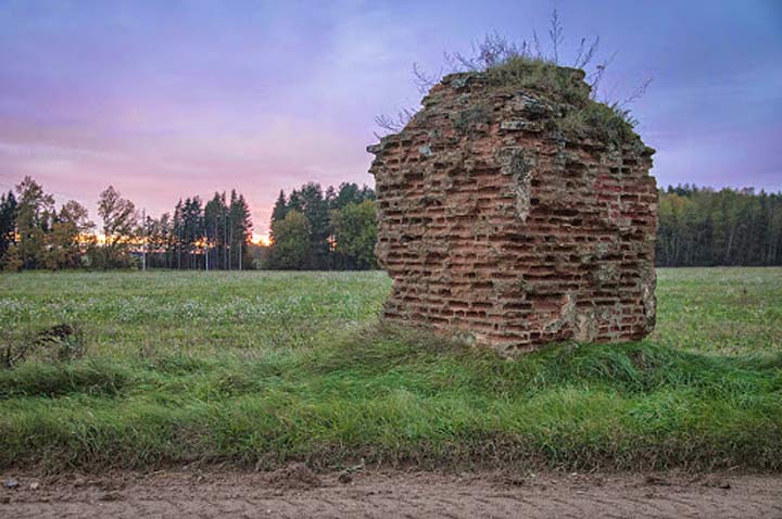 Вайдзені. Каплічка прыдарожная , руіны