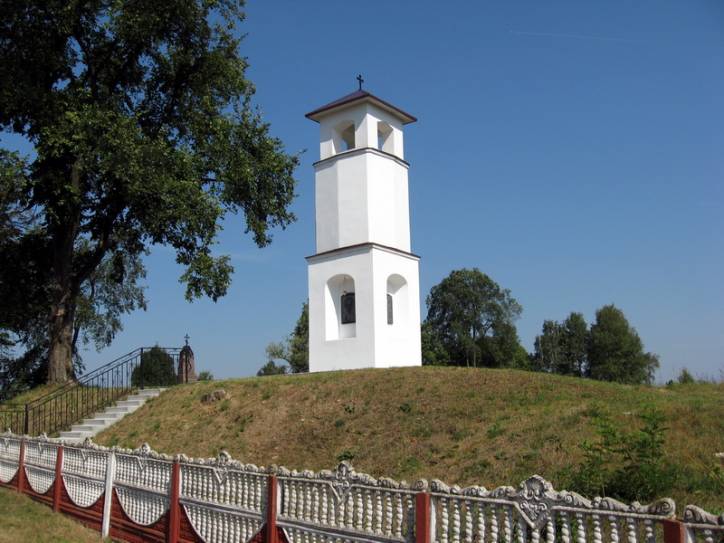 Бездзеж.  Калона ў гонар Канстытуцыі 3 мая 1791 г.