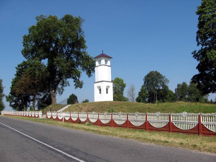 Бездзеж.  Калона ў гонар Канстытуцыі 3 мая 1791 г.