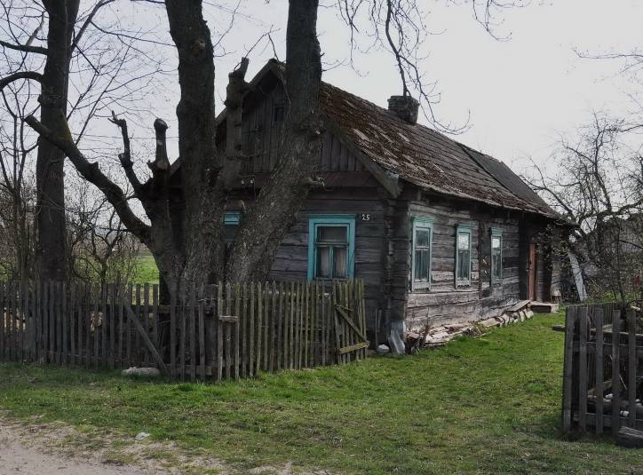 Biezdziež. In the village 