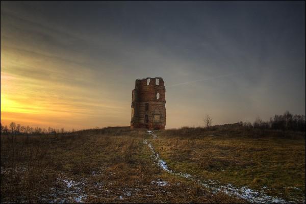 Smalany.  White Kovel Castle, ruins