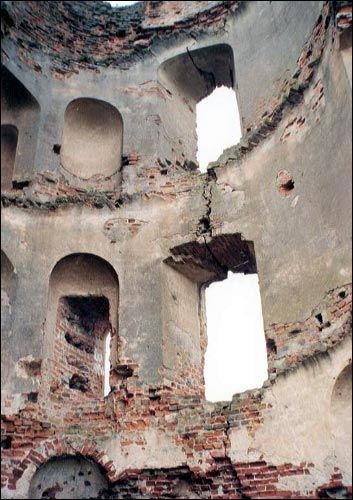 Smalany.  White Kovel Castle, ruins