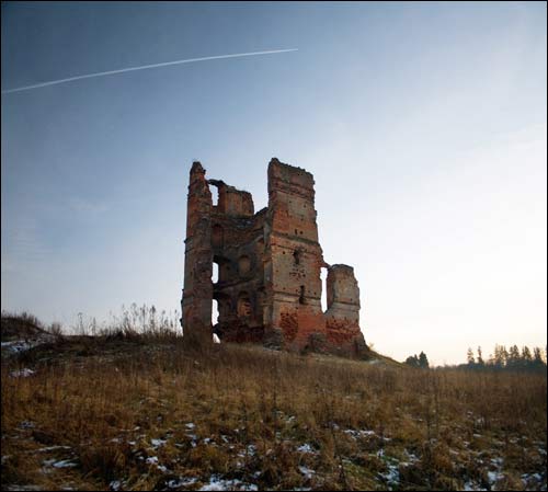 Smalany.  White Kovel Castle, ruins