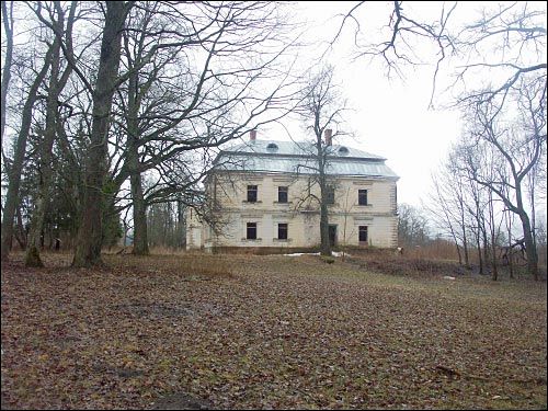  - Zespół dworsko-parkowy Platerów. Fasada boczna